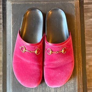 Gucci Fuchsia Velvet Women's Mules